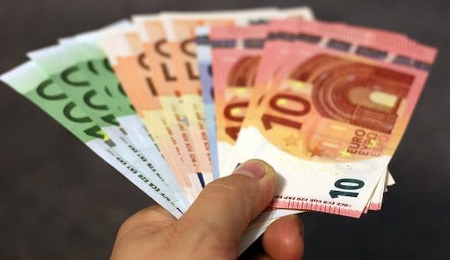 cash money in euro